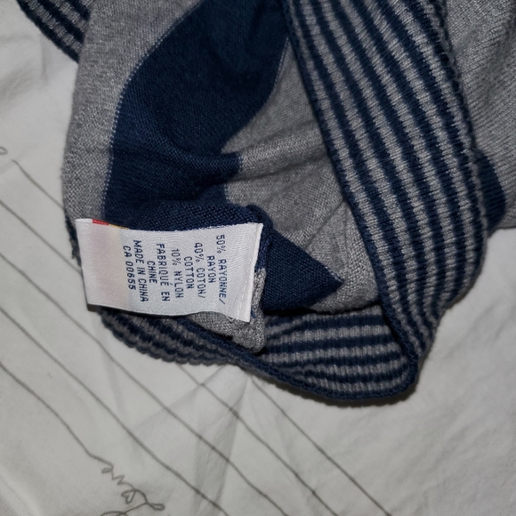 REITMANS V neck striped sweater. - Picture 3 of 4